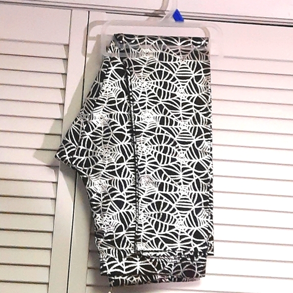 Girls Halloween silver webs leggings! Size 18 - Picture 1 of 3